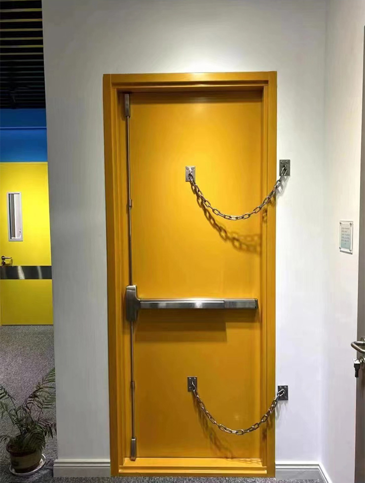 �������L���T