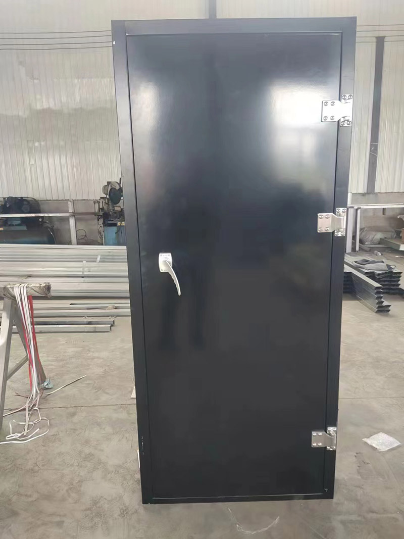 ��������T